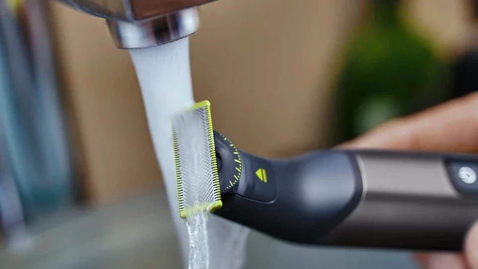 Trimer Philips OneBlade Pro 360 QP6652/61, e zezë/hiri