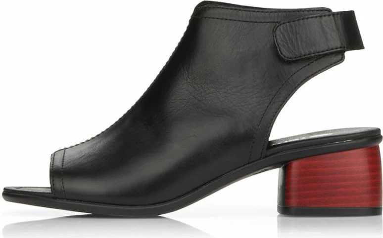 Sandale të rehatshme prej lëkure Rieker për femra, të zeza