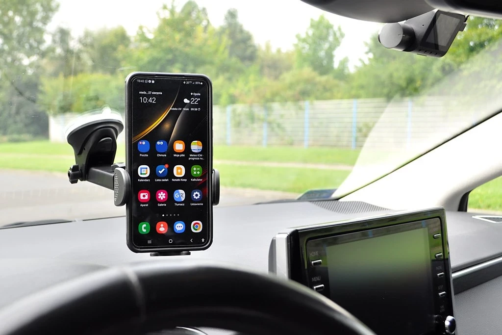Mbajtës për telefon në veturë iBox H-9, e zezë