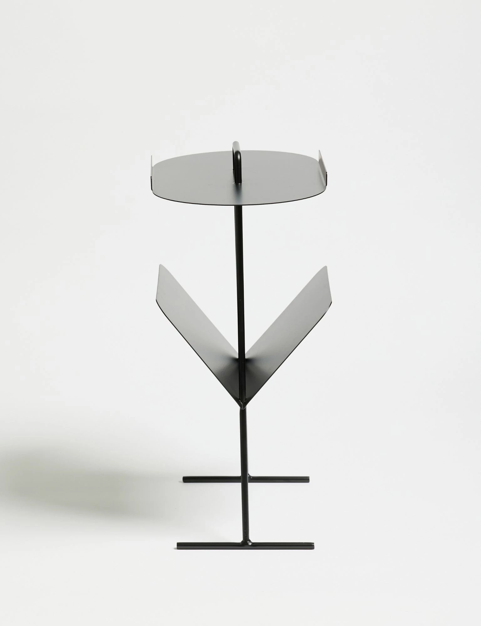 Tavolinë anësore Skye Decor, Goddy, e zezë