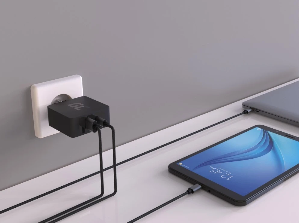 Karikues 1x USB-C 45W1x kabllo USB + USB-C