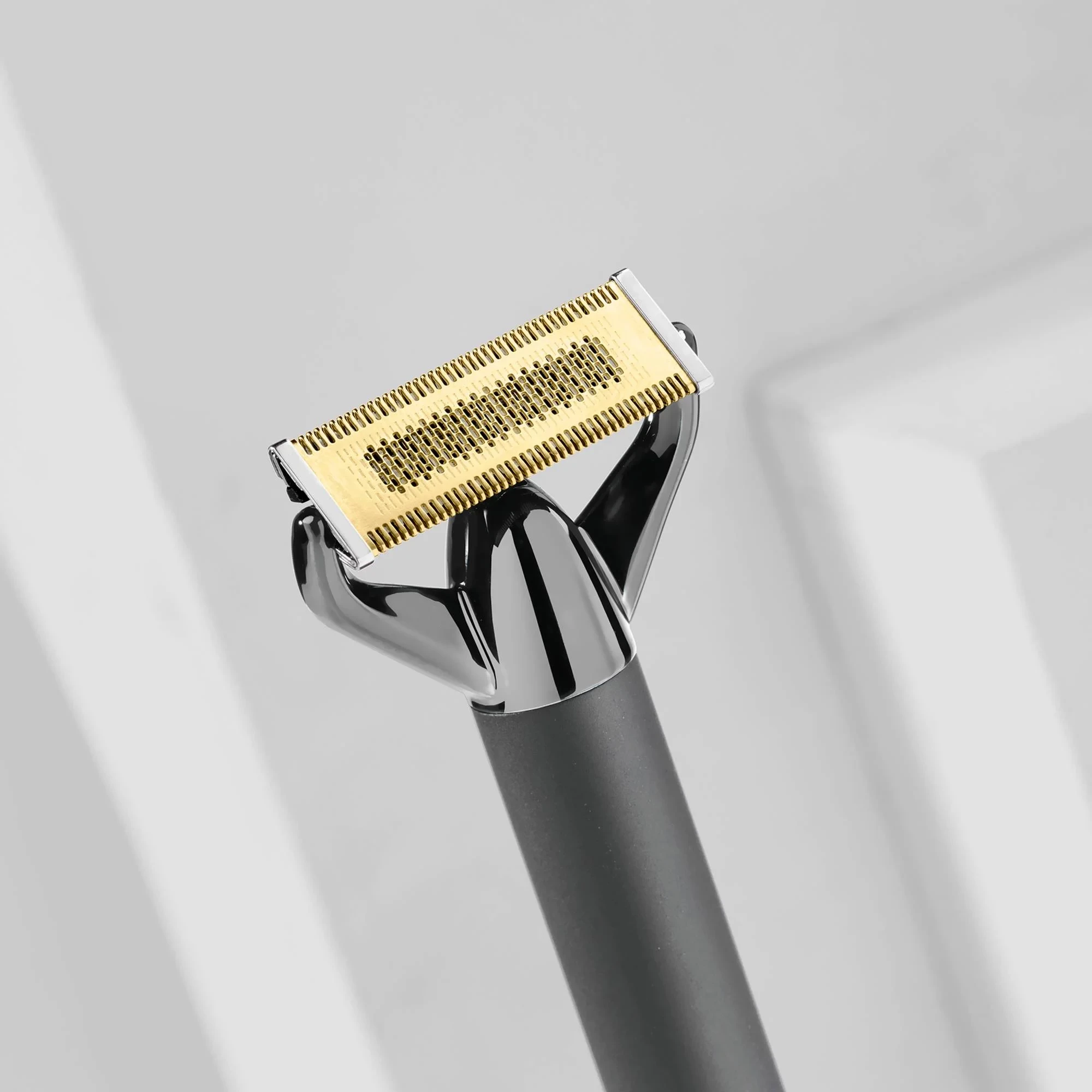 Makinë rroje BaByliss X-Blade OT991E Super-X Metal Series, pa tel litium-jon, teh çelik japonez 0.2–5 mm, 4 krehra, IPX7, Black Chrome