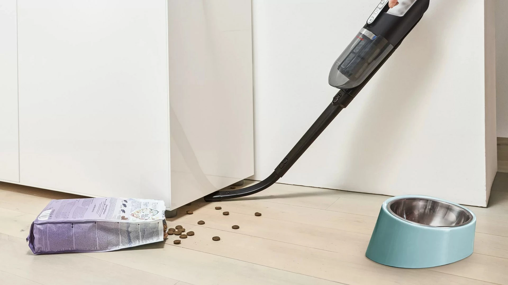 Fshesë elektrike Bosch Serie 4 BBH3ZOO28, e kuqe