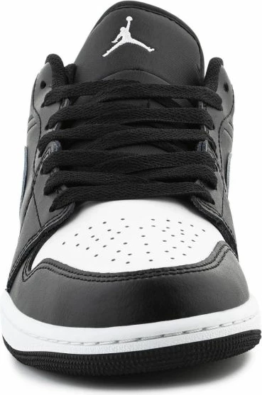 Atlete për meshkuj Nike Jordan, të bardha e të zeza