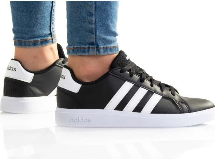 Atlete për fëmijë adidas Grand Court 2.0 K Jr, të zeza