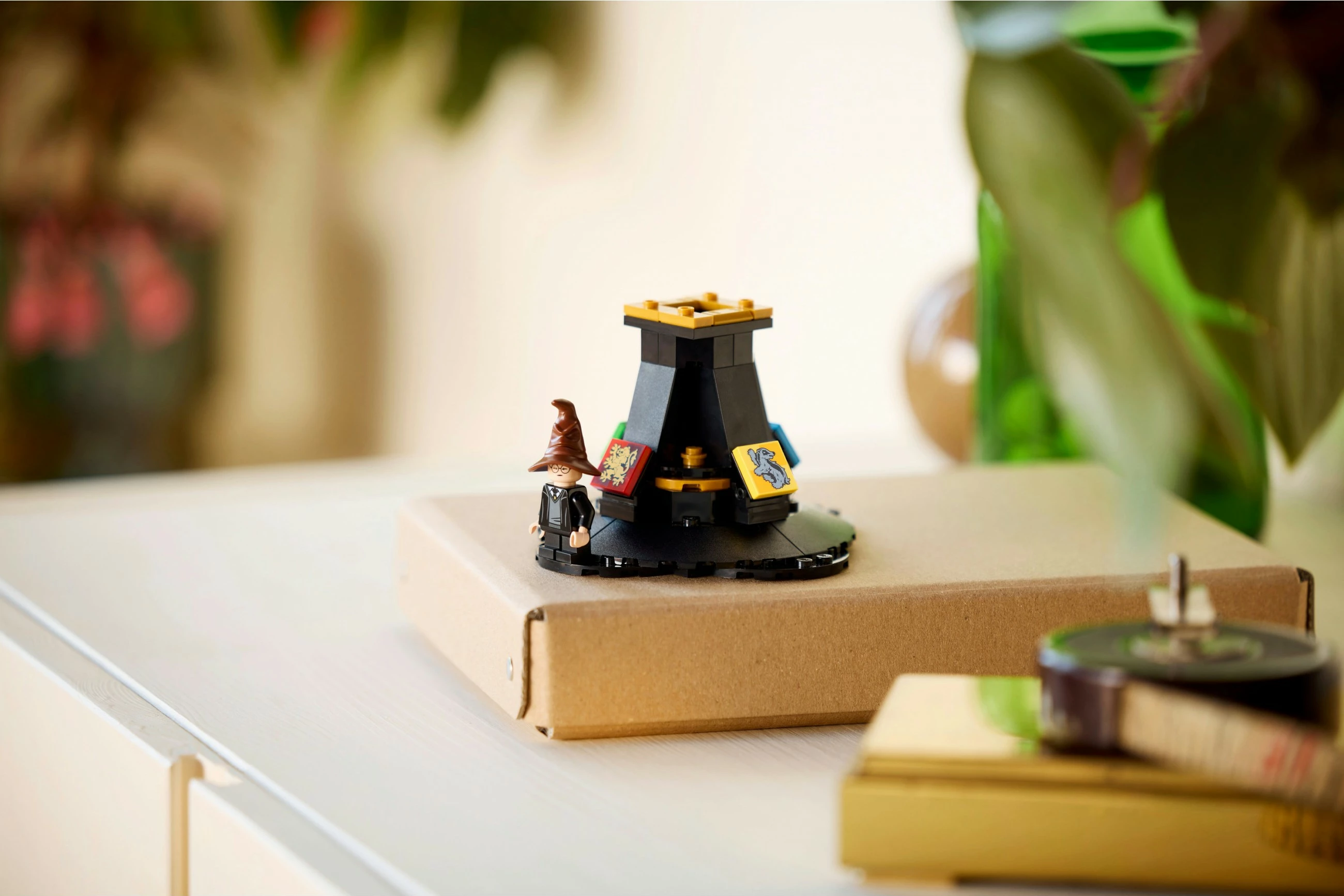 Set LEGO Talking Sorting Hat, 561 copë, plastikë, për të rritur, ngjyrë kafe