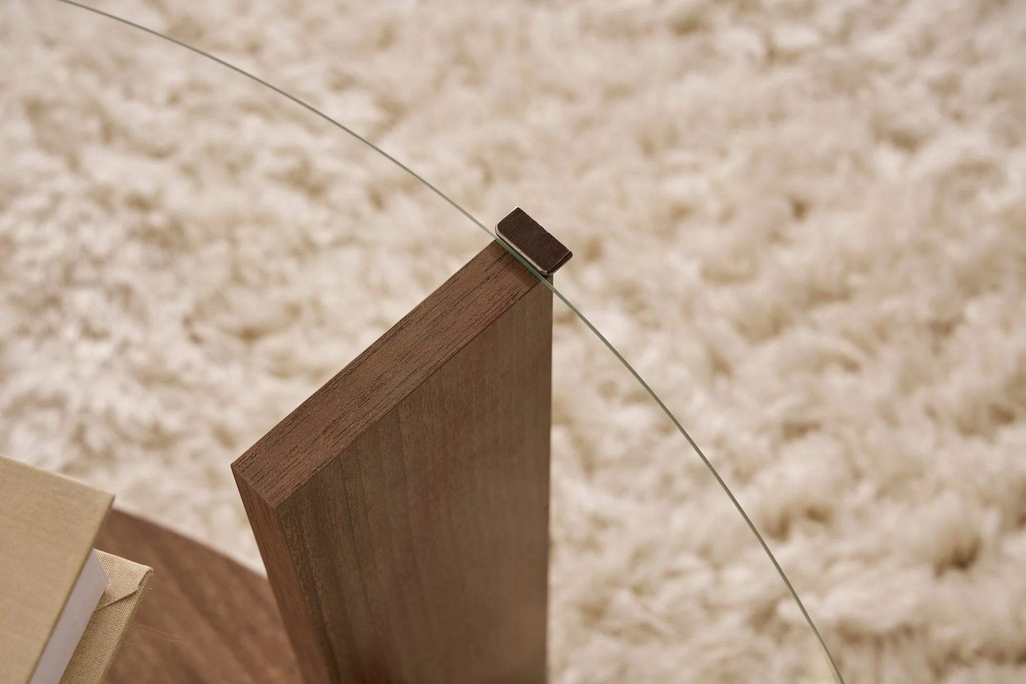 Tavolinë kafeje Nordure, Clara, ngjyrë arre, xham transparent