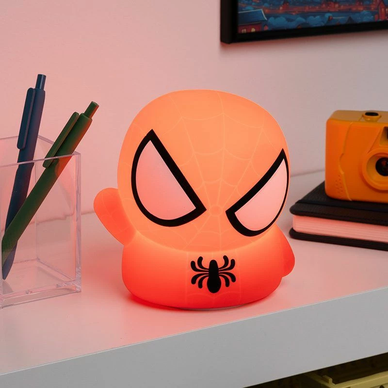 Dritë nate Paladone Spider-Man, silikoni, e rikarikueshme, e kuqe