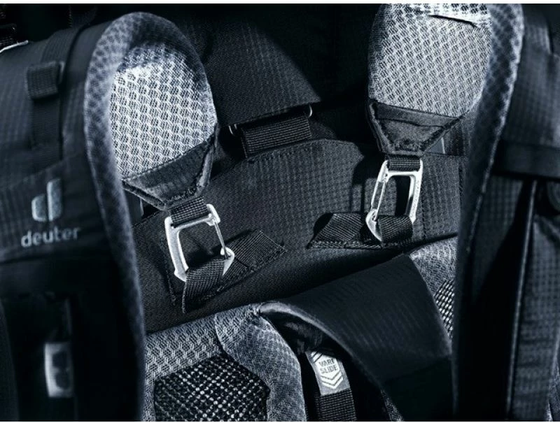 Çantë shpine Deuter për meshkuj/femra, e zezë