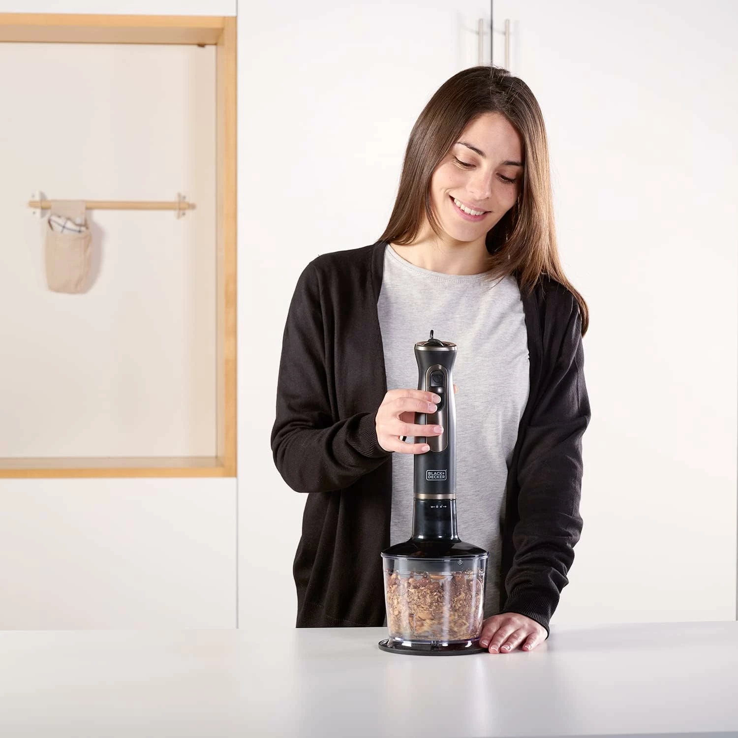 Blender dore Black&Decker BXHBA800E 800W me aksesorë, i zi