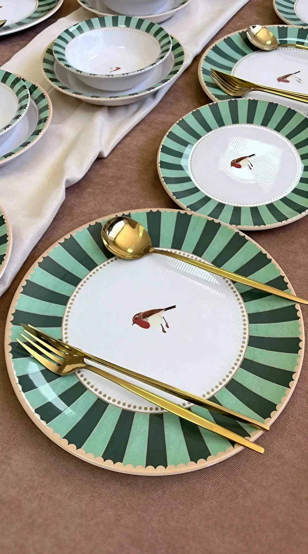 Set mëngjesi 20 pjesësh, Hermia Concept, Love Bird 20 KH, ngjyrë e bardhë dhe e gjelbër