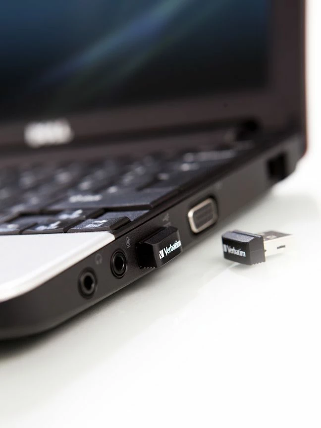 Pendrive Verbatim Store 'n' Stay NANO 16GB USB 2.0, e zezë