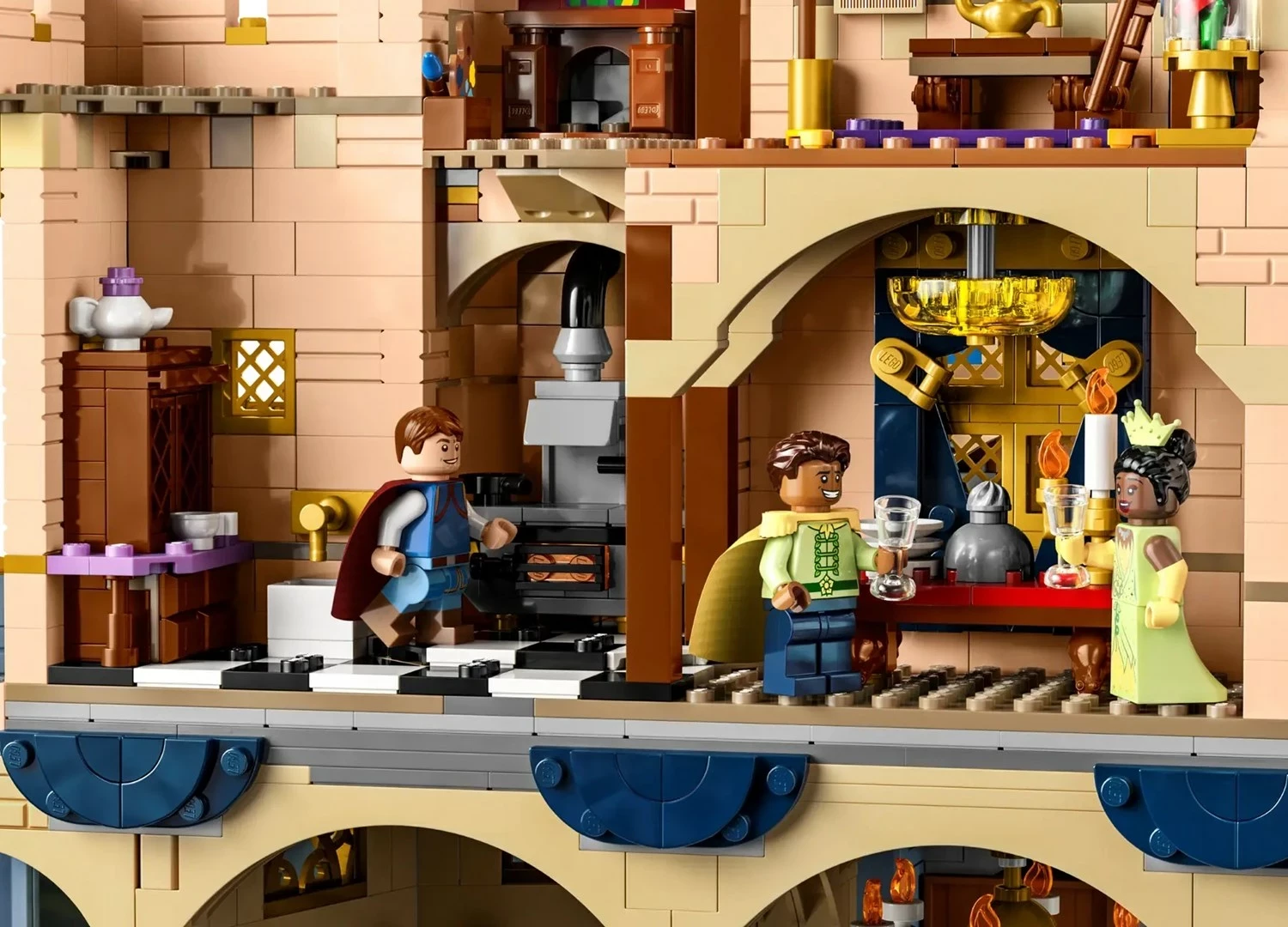 Set LEGO Disney Castle 43222, 4857 pjesë, me 8 minifigura