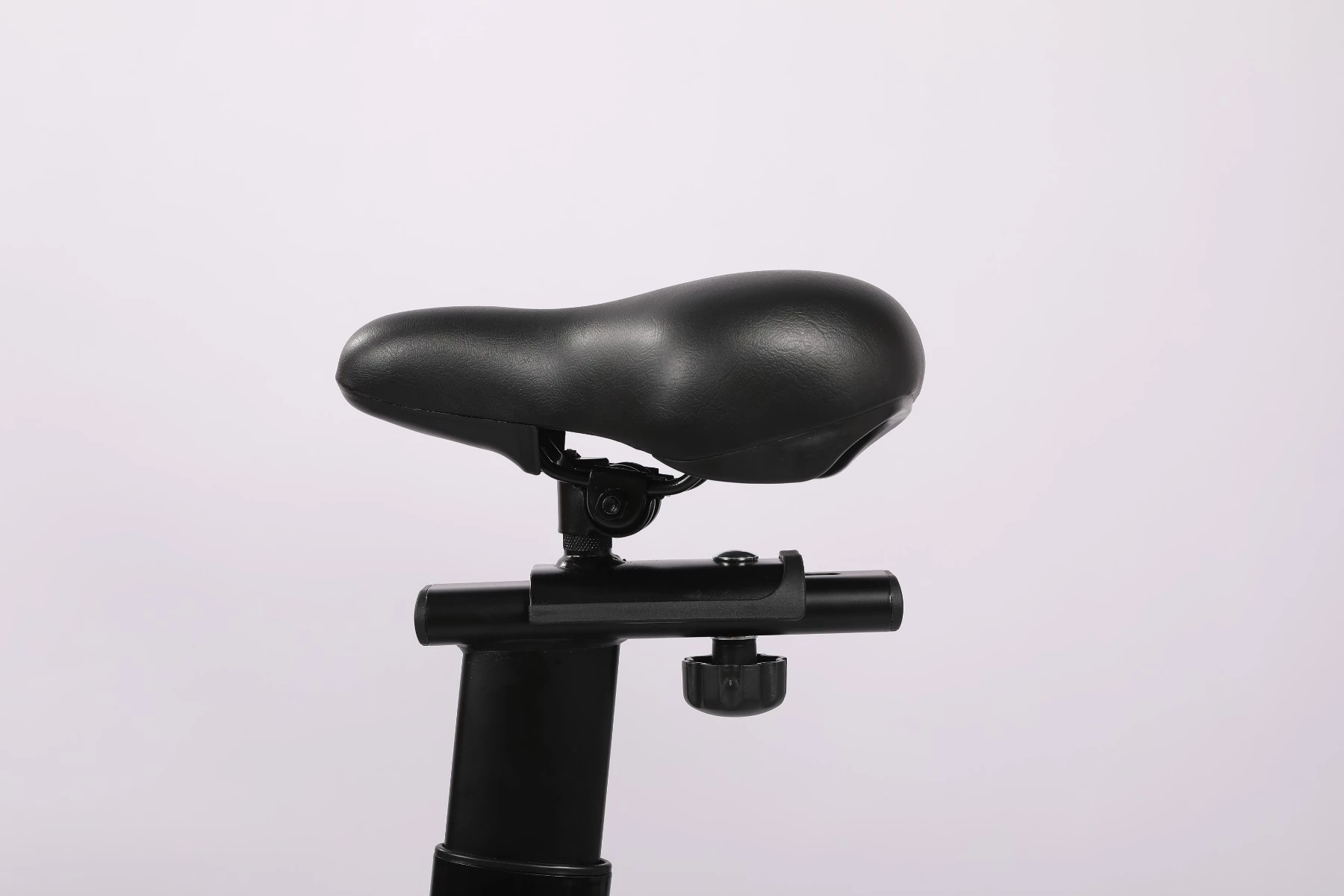 biçikletë statike indoor ART.IS sport Superior AS2 (AS8718), volant 8 kg, Bluetooth Kinomap/Zwift, deri 120 kg, e zezë/kuqe