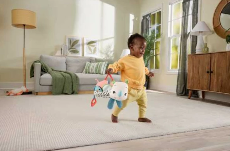 Lodër pelushi Fisher Price Planet Friends Rhinoceros HYR55, shumëngjyrëshe