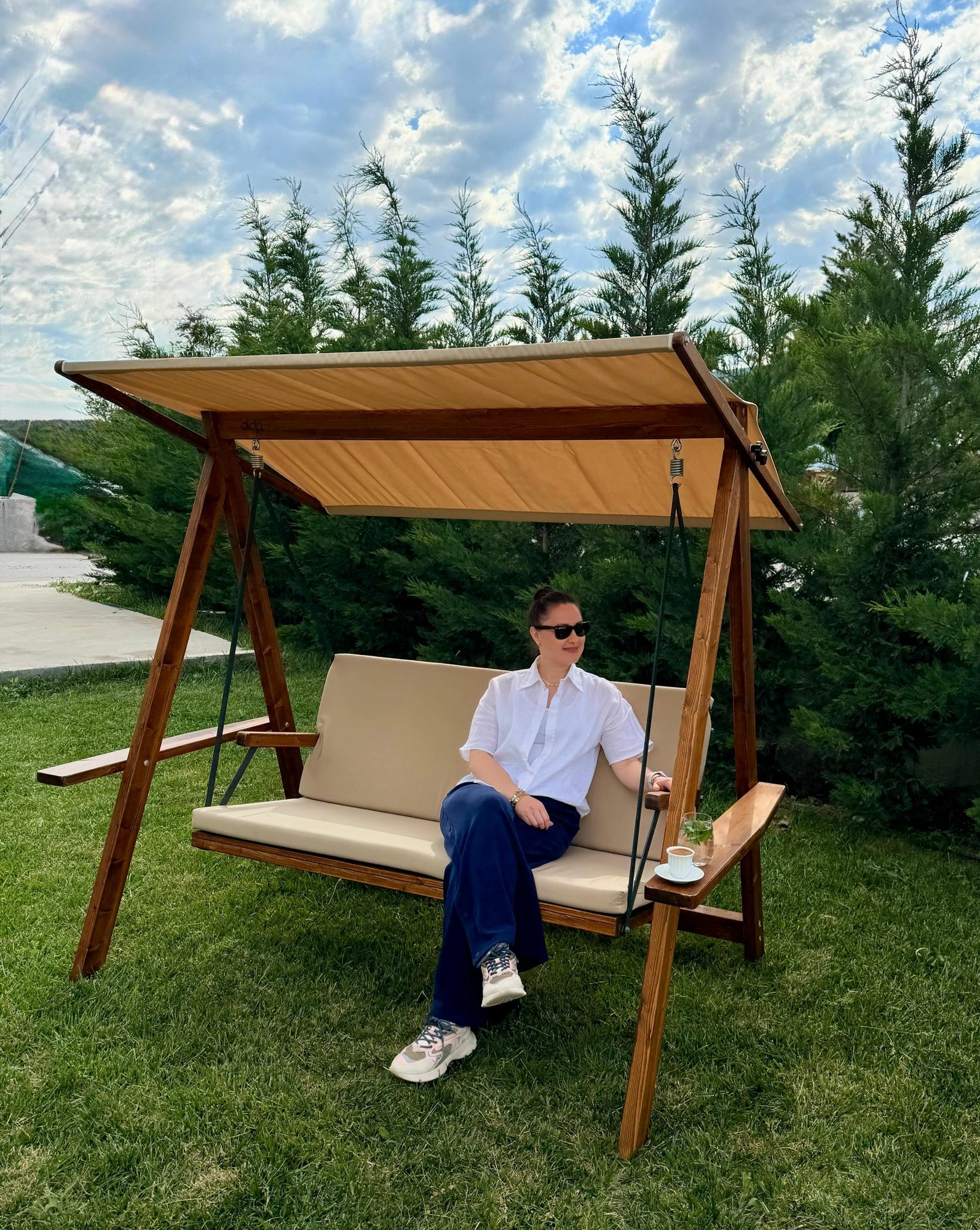 Karrige lëkundëse treshe për kopsht, ngjyrë deve, Skye Decor, Riva 2100