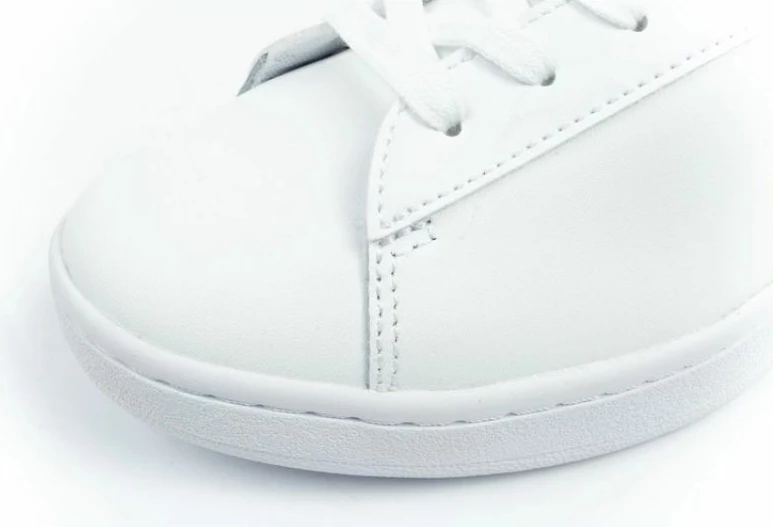 Atlete për femra Lacoste, të bardha