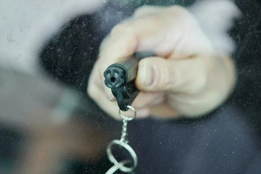 Mjet emergjence GUARD YC-004-BL me bilbil, thikë rripi dhe thyes xhami, zi