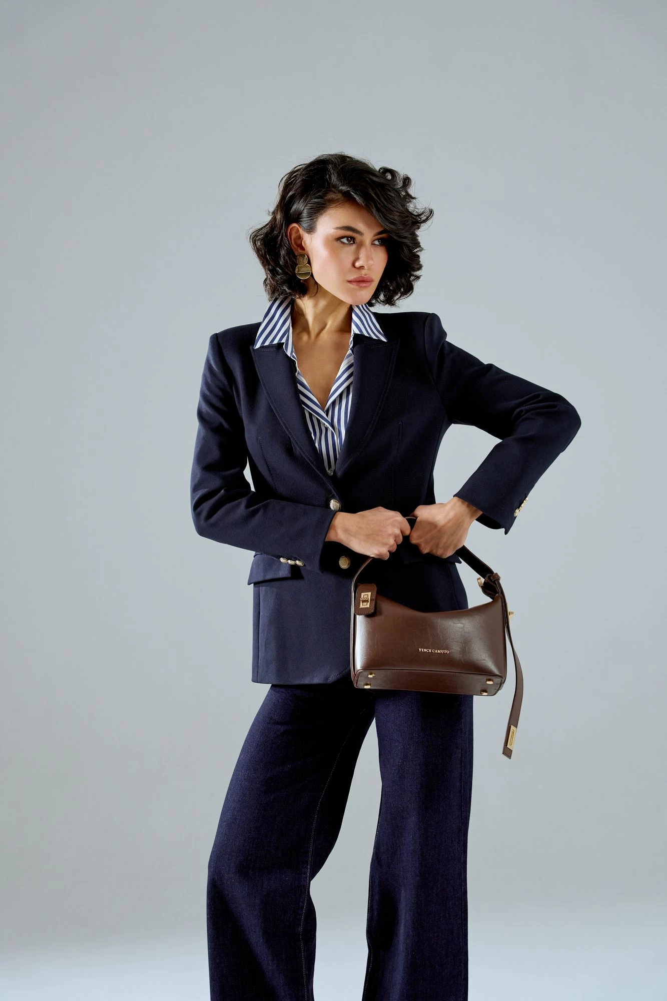 Çantë krahu Novara, ngjyrë çokollatë, Vince Camuto