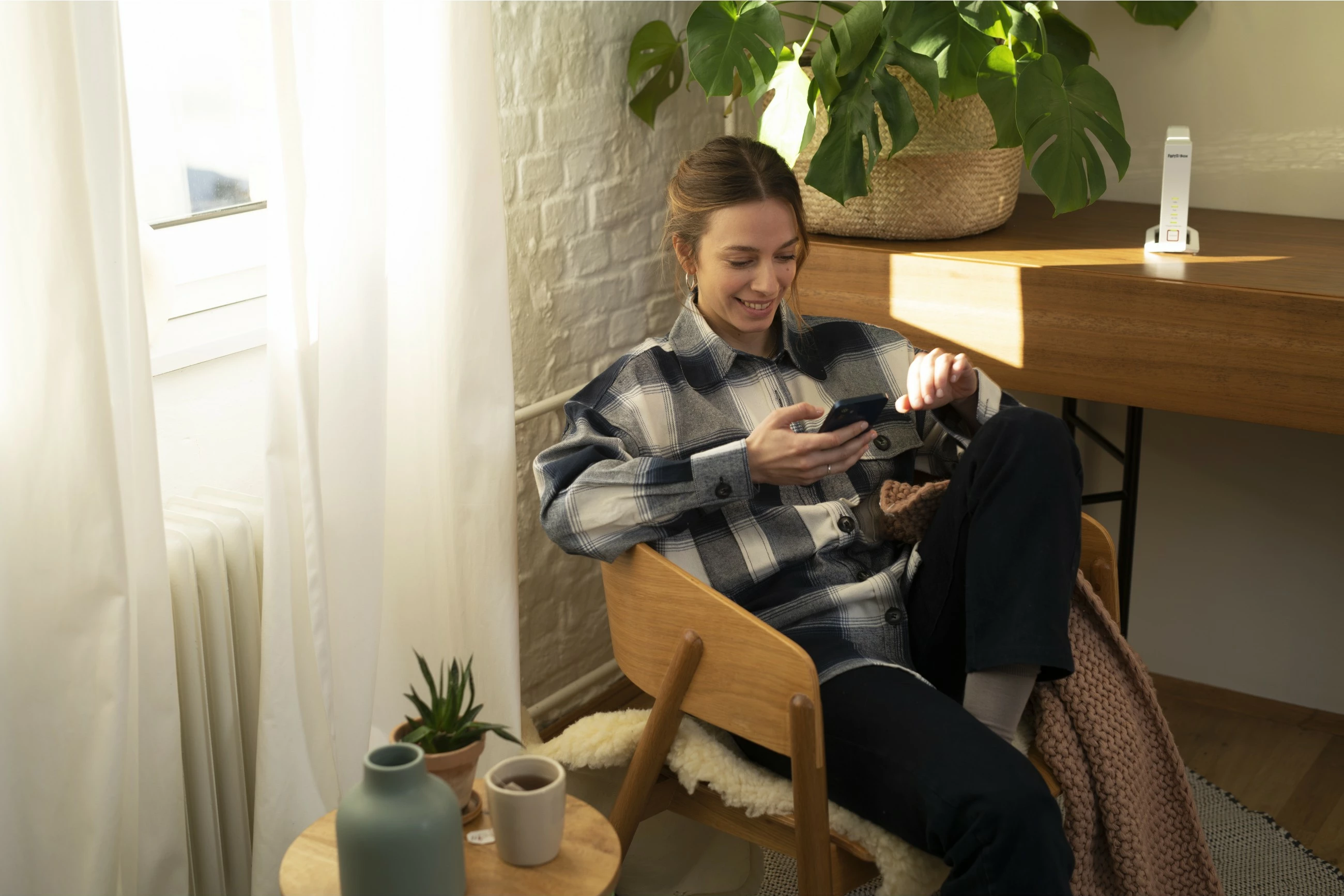 Router tavoline AVM FRITZ!Box 4060, Wi-Fi 6 (802.11ax), Tri-band (2.4 GHz / 5 GHz / 5 GHz), i bardhë