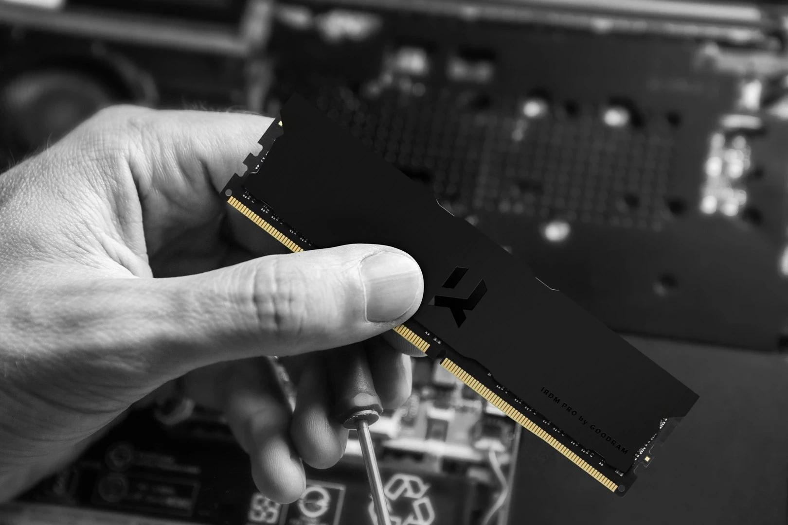 RAM Memorje Goodram IRDM PRO, 32 GB 2 x 16 GB DDR4 3600 MHz, e zeza