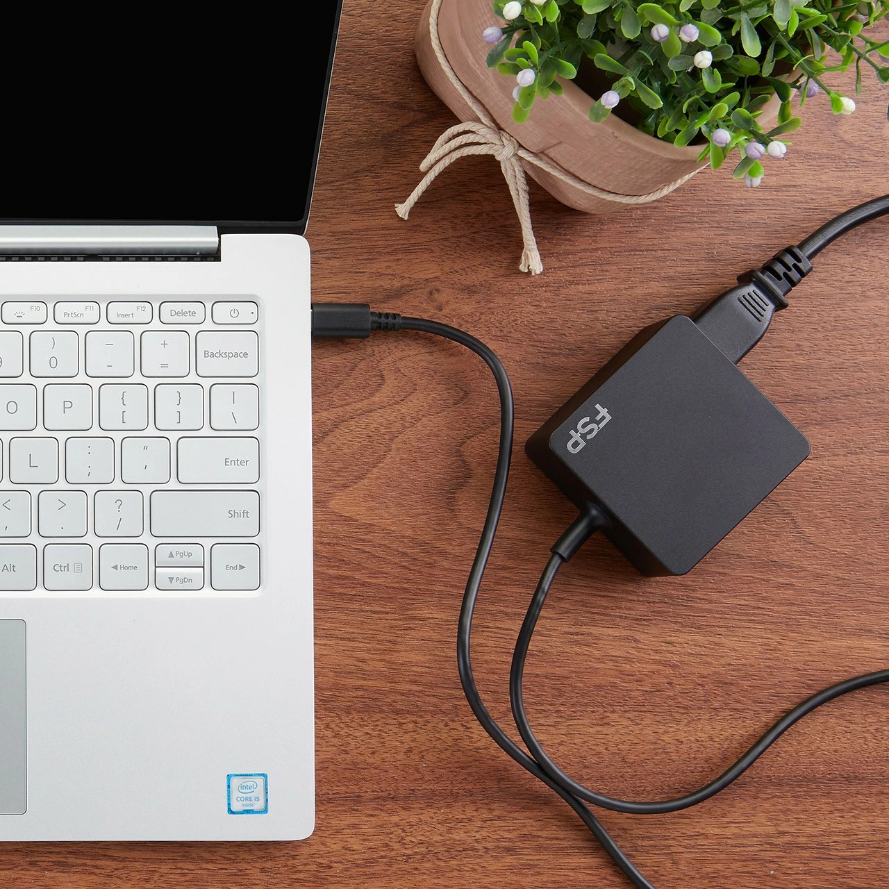 Adapter universal FSP NB C, 65 W, USB Type-C, i zi