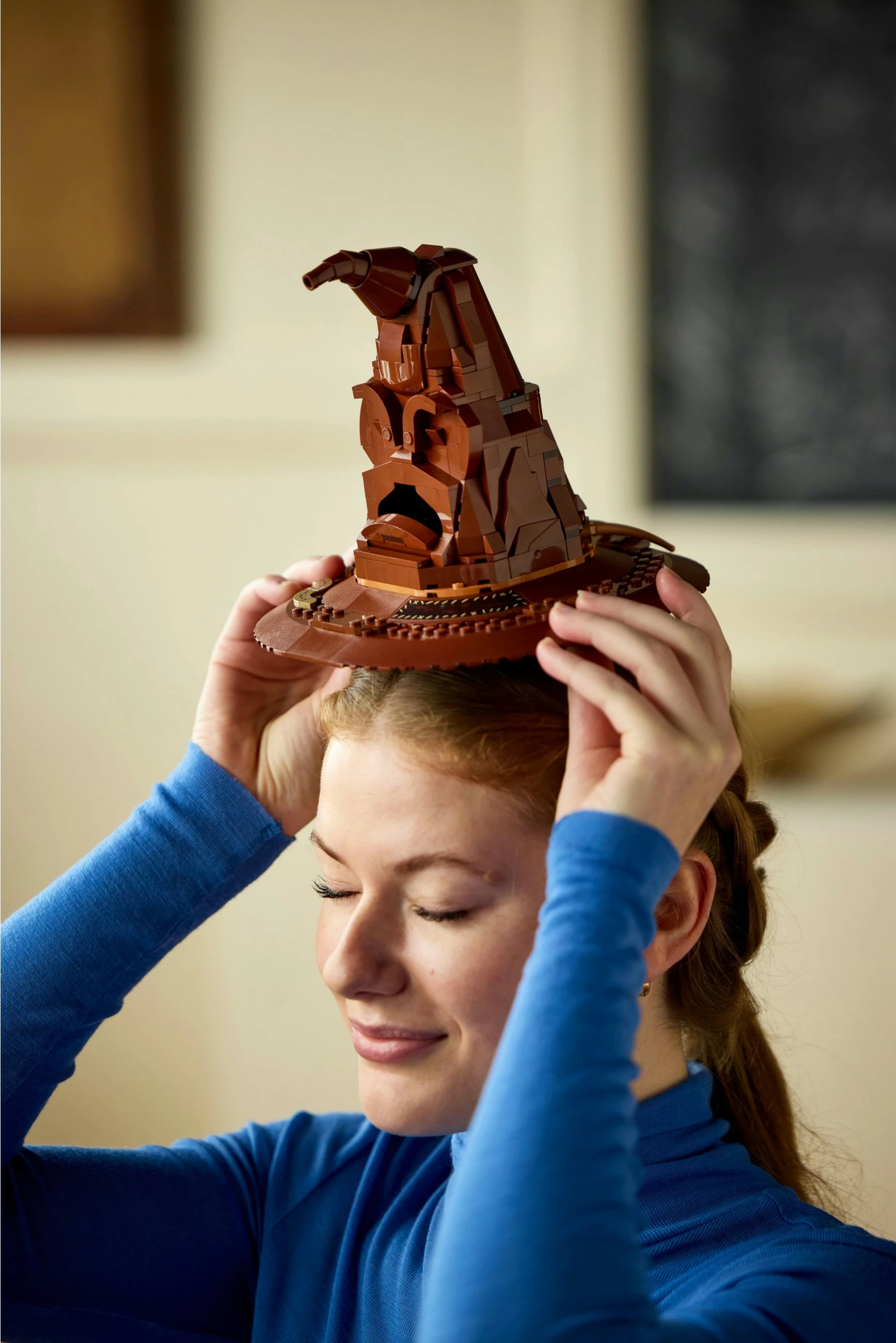 Set LEGO Talking Sorting Hat, 561 copë, plastikë, për të rritur, ngjyrë kafe