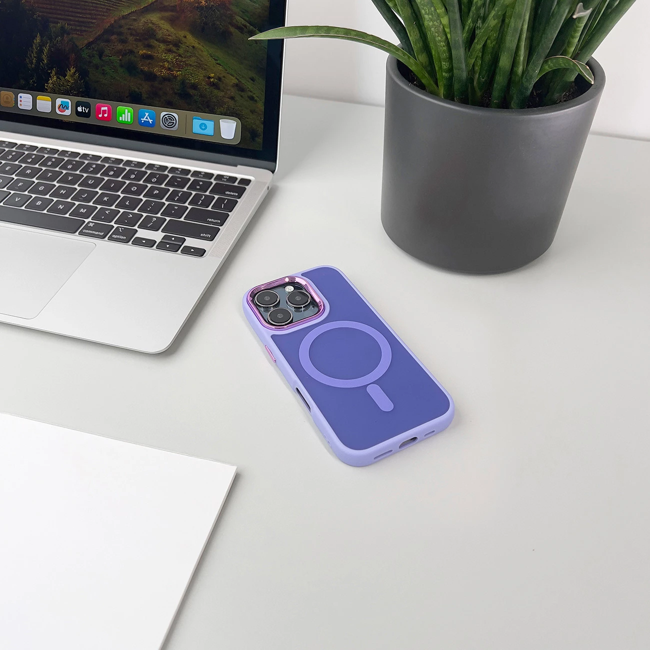 Mbështjellës Hurtel Magnetic Collection MagSafe për iPhone 16, TPU, vjollcë