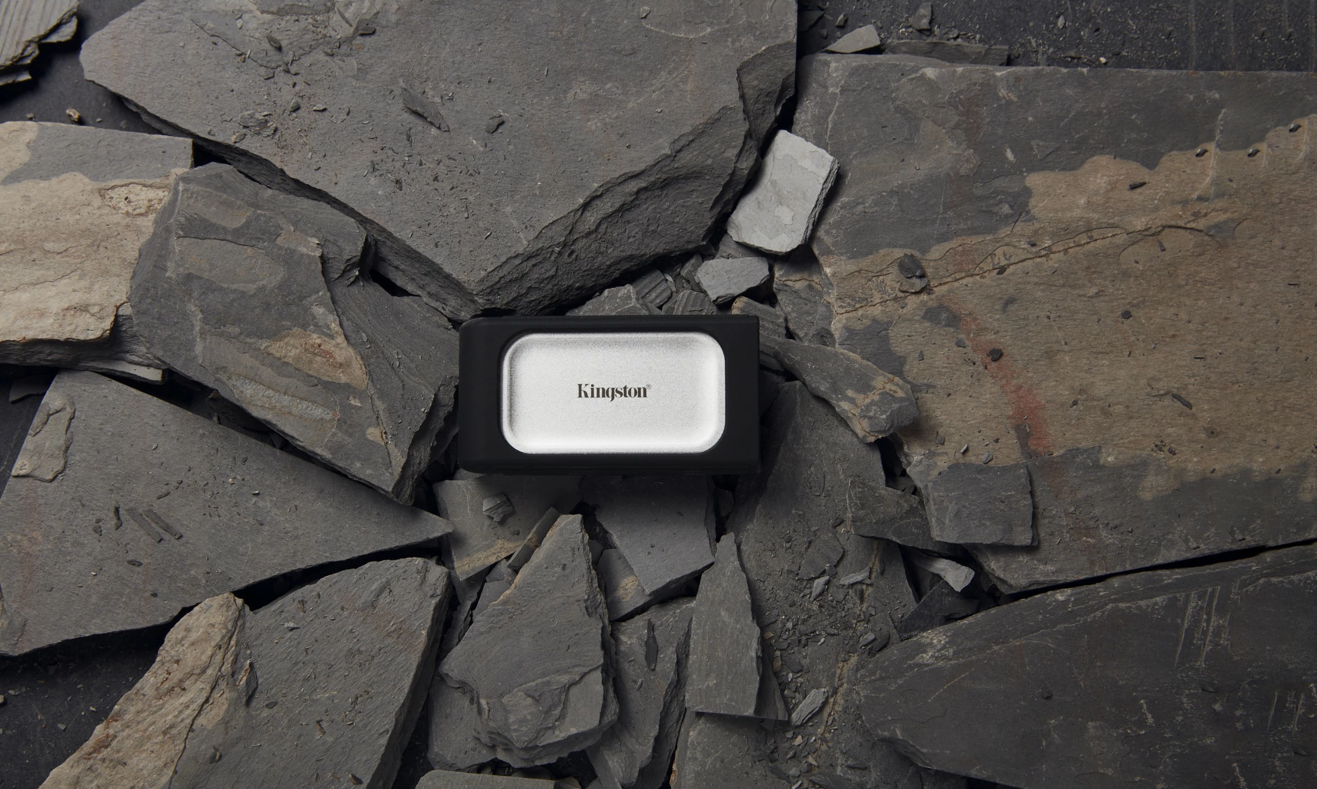 SSD portabël Kingston XS2000, 500 GB, USB Type-C, 3.2 Gen 2, 2000 MB/s, E zezë, Argjendtë