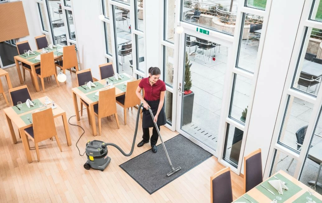 Fshesë me korrent e lagësht/thatë Karcher NT 22/1 Ap L, pastrim gjysmë-automatik i filtrit, gri