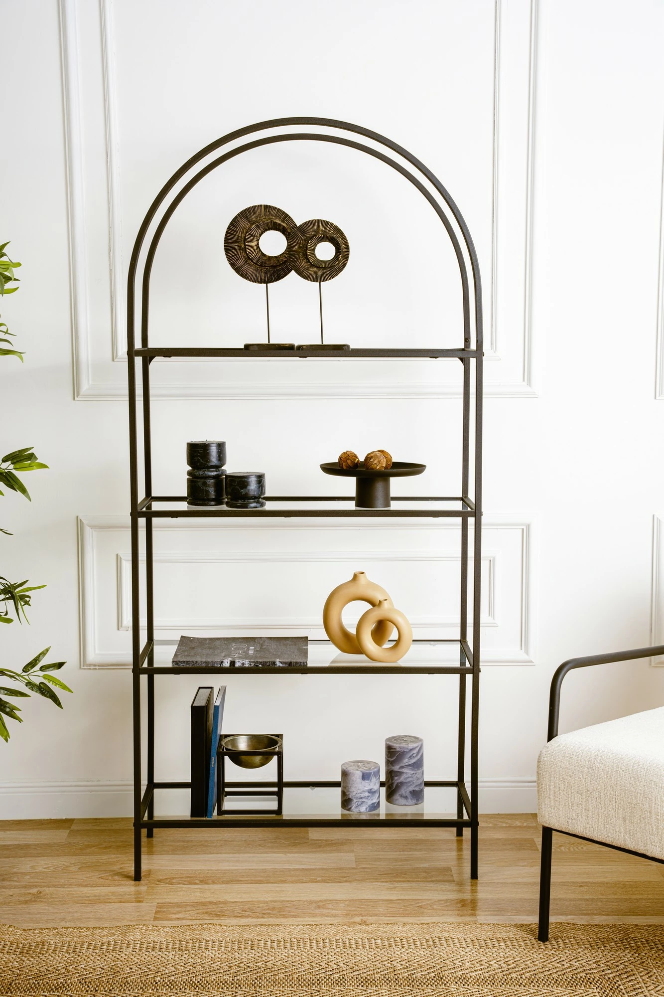 Raft librash Hanah Home, Mona, xham i zi