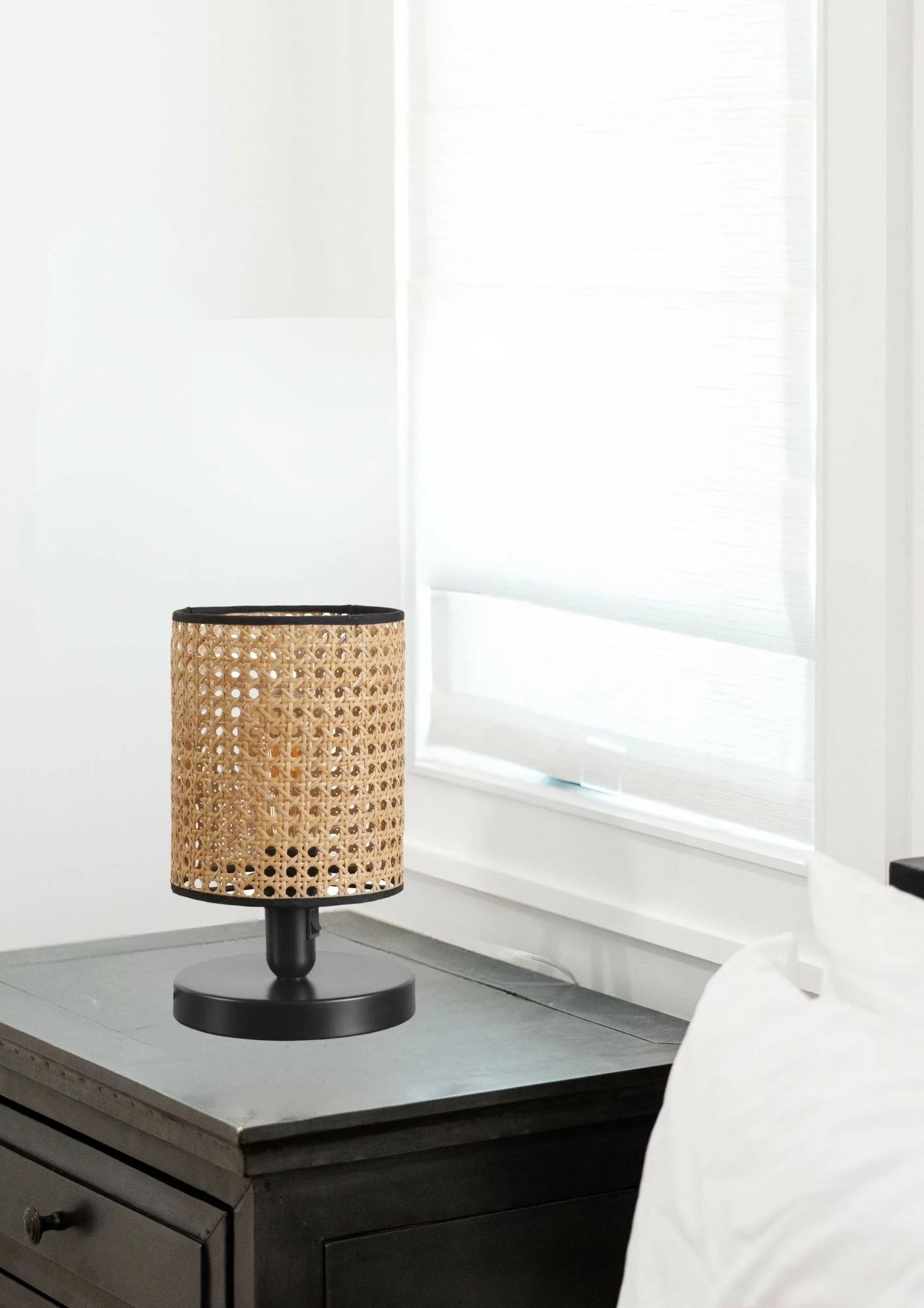 Llambë tavoline Opviq, ratan i zi, abazhuri