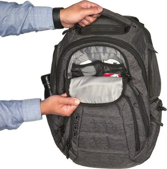 Çantë shpine Ogio Renegade, e zezë