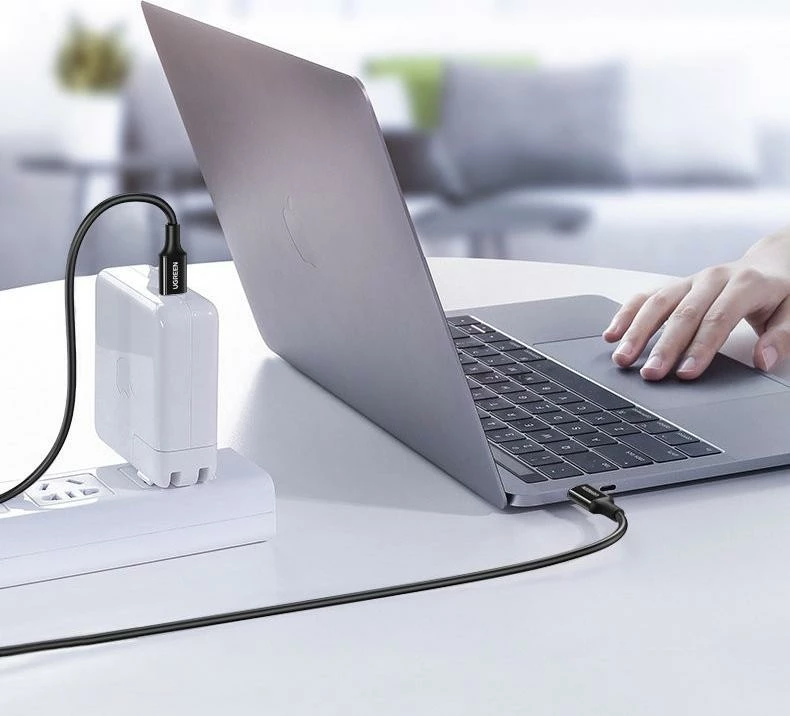 Kabllo USB-C në USB-C Ugreen US300 2 m PD 100W 5A e bardhë