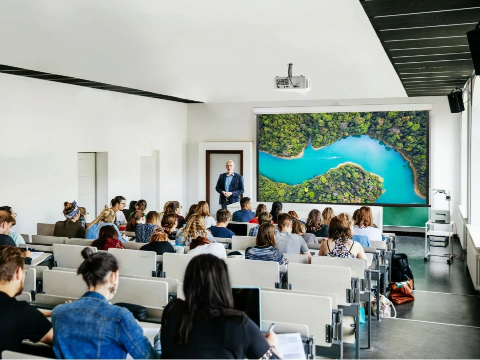 Projektor Viewsonic LS740HD, 5000 ANSI lumens, 3LCD, 1080p, i bardhë