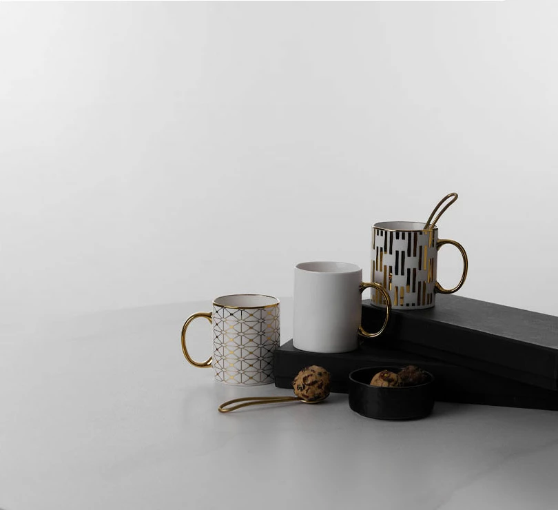 Filxhan Goldie, porcelan New Bone China, i bardhë me të artë, 8x8x10 cm