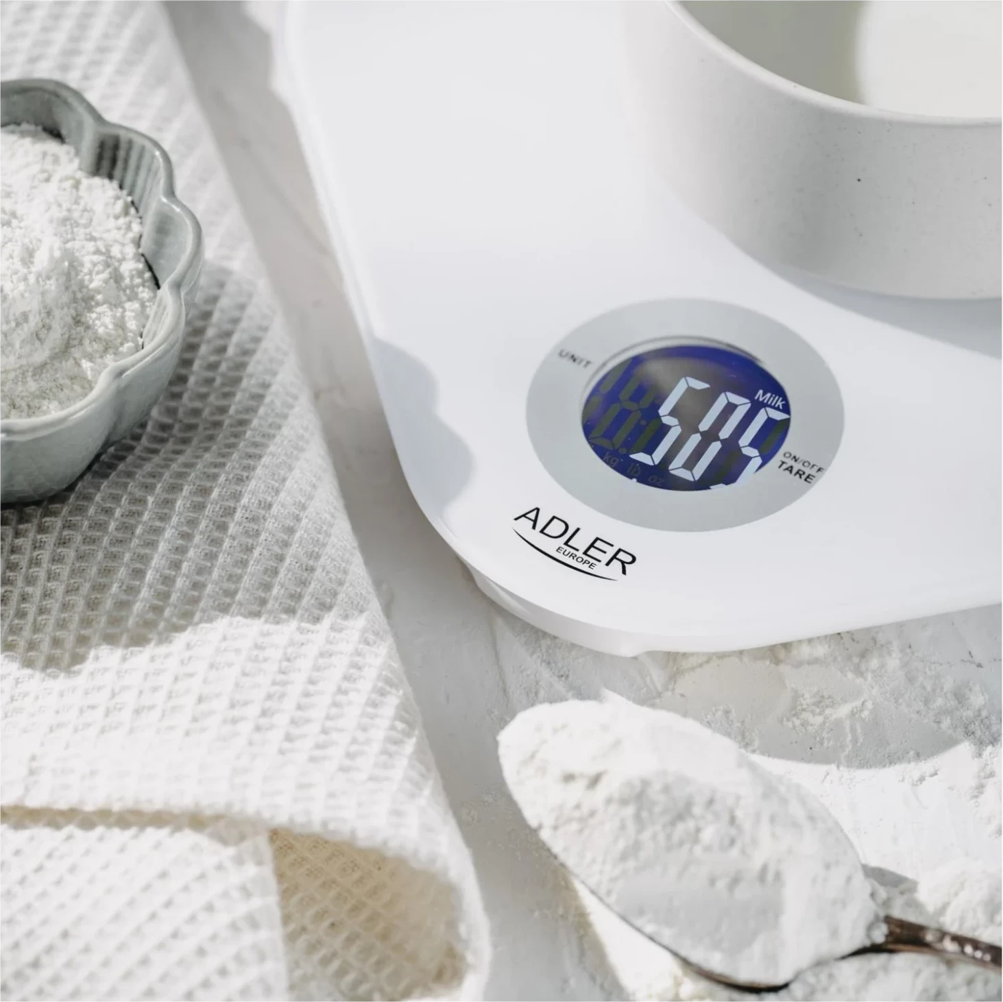 Libra kuzhine Adler AD 3180, elektronike, bardhë