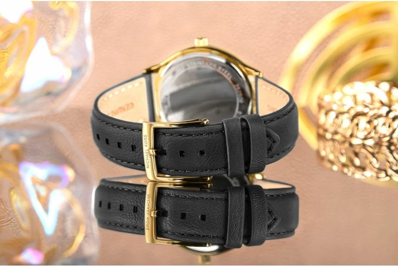 Orë dore femrash Michael Kors Slim Runway MK7553, e zezë, me kuti
