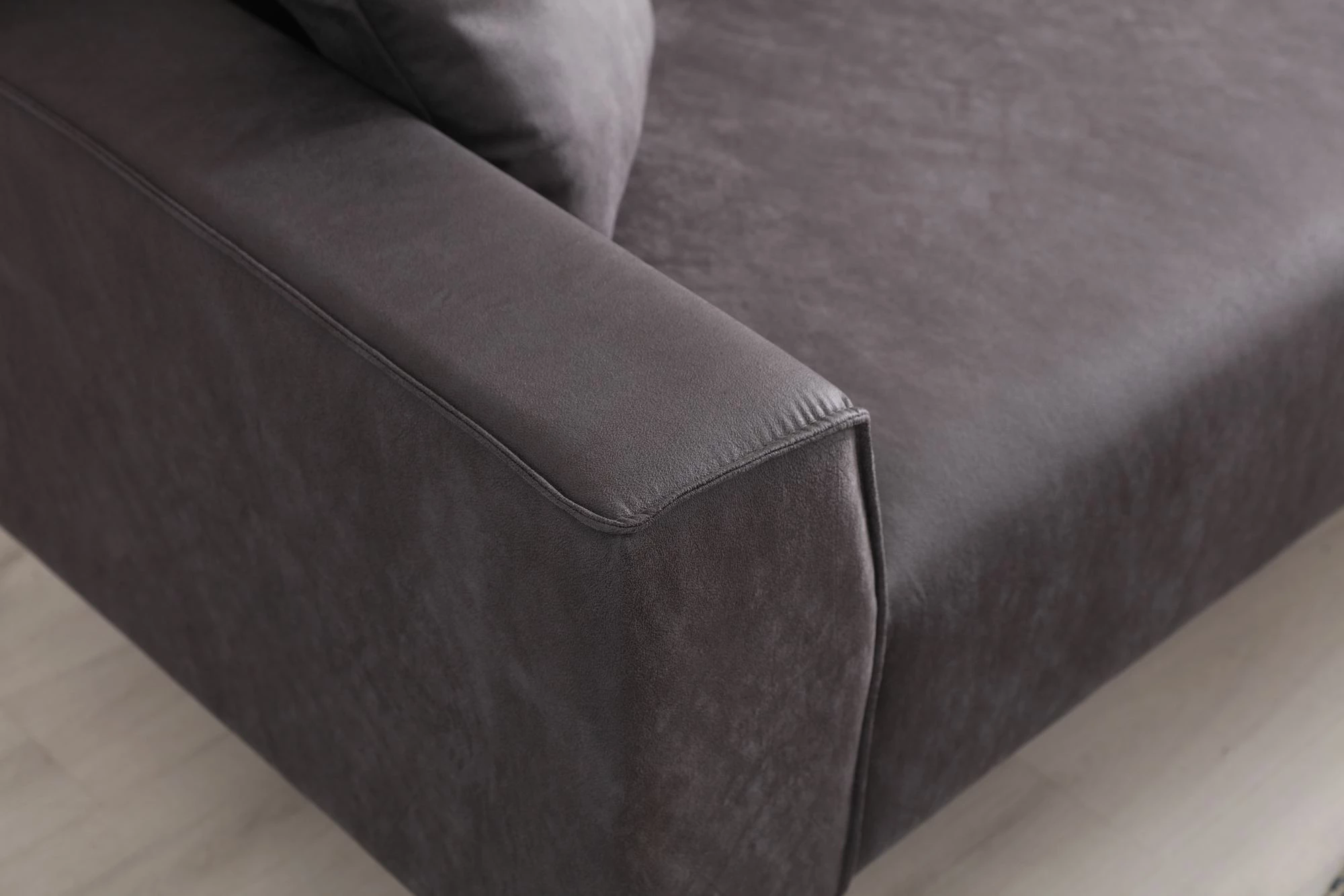 Divan treshe Atelier del Sofa, New Petra 3, antracit