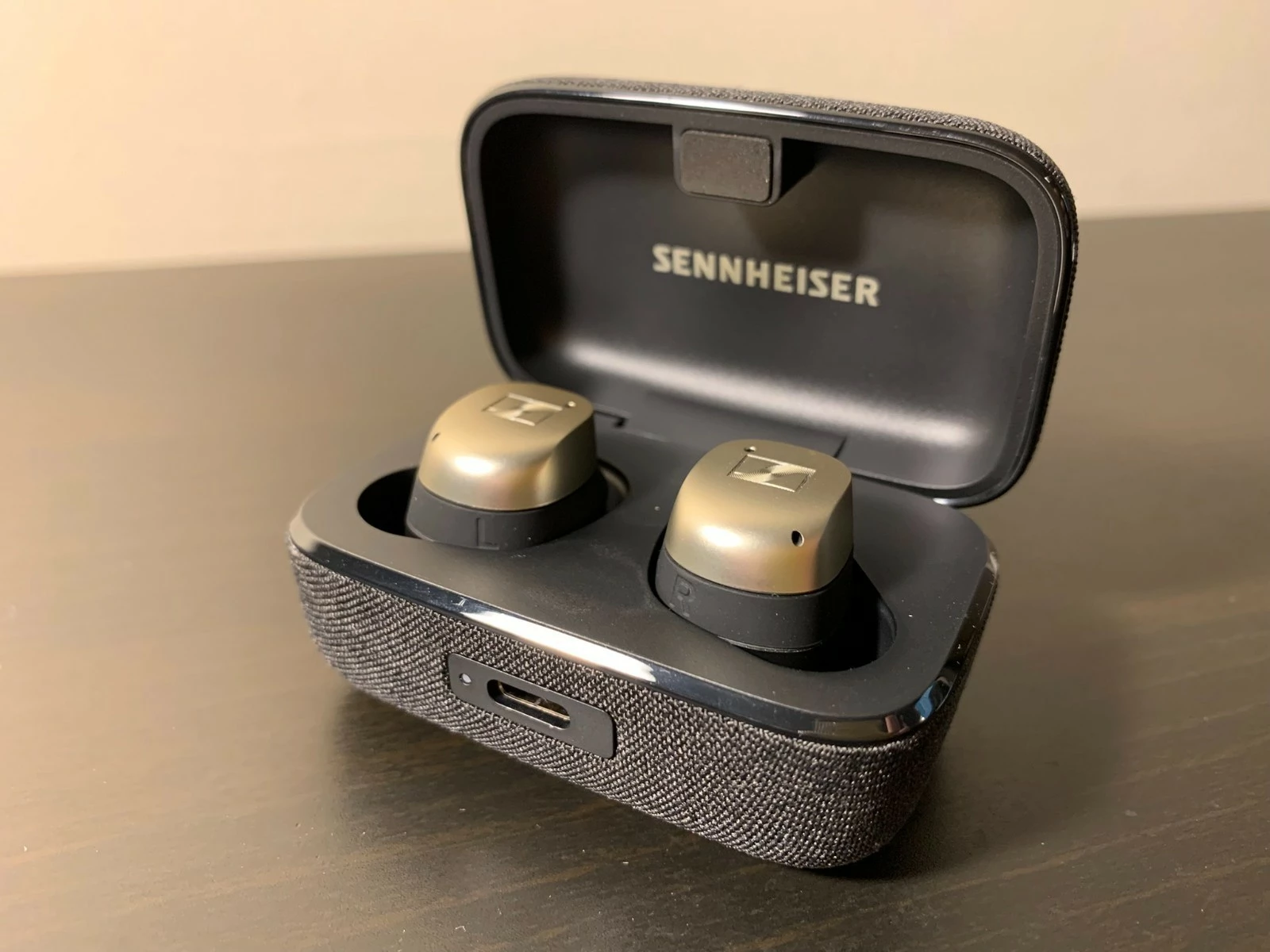 Kufje Sennheiser MOMENTUM True Wireless 4, Bluetooth 5.4, bateri 30-orëshe, Adaptive ANC, LE Audio, Auracast