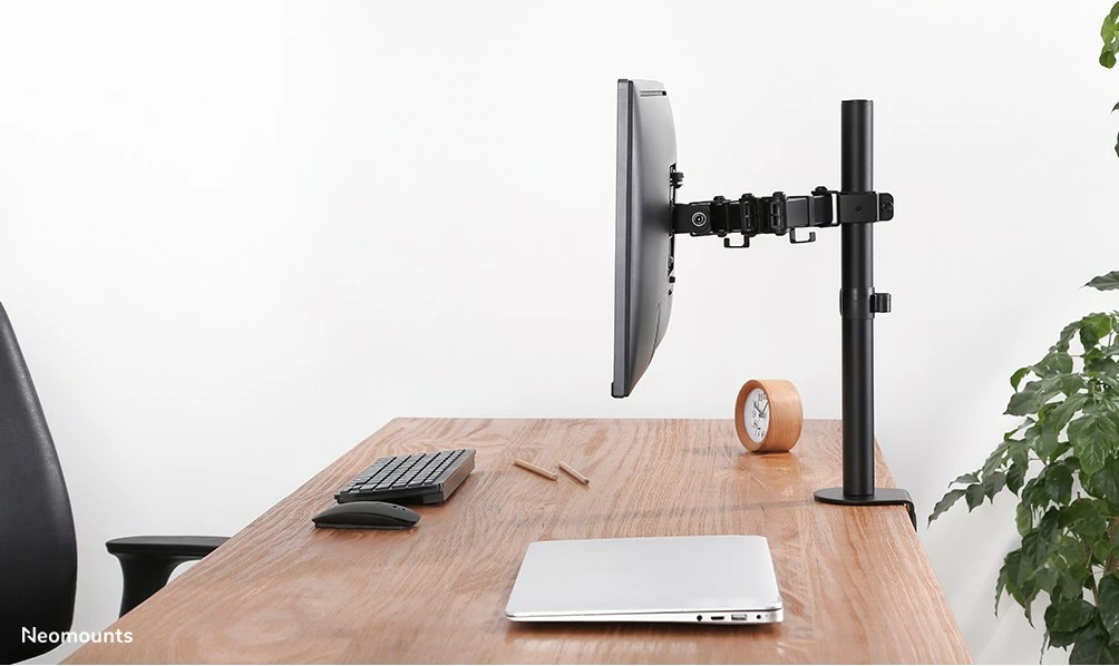 Mbajtës tavoline Newstar FPMA-D550BLACK për ekrane deri në 32", i zi