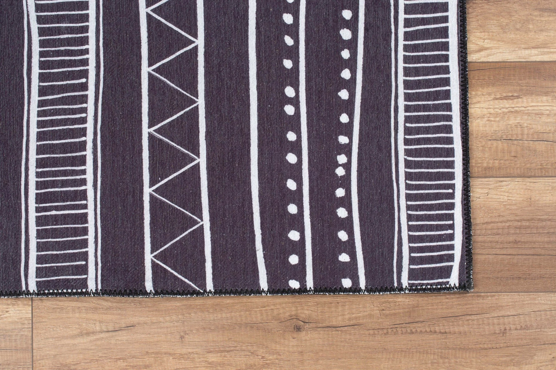 Qilim Conceptum Hypnose, Ada Gönül Chenille, 230x330cm, ngjyrë e zezë