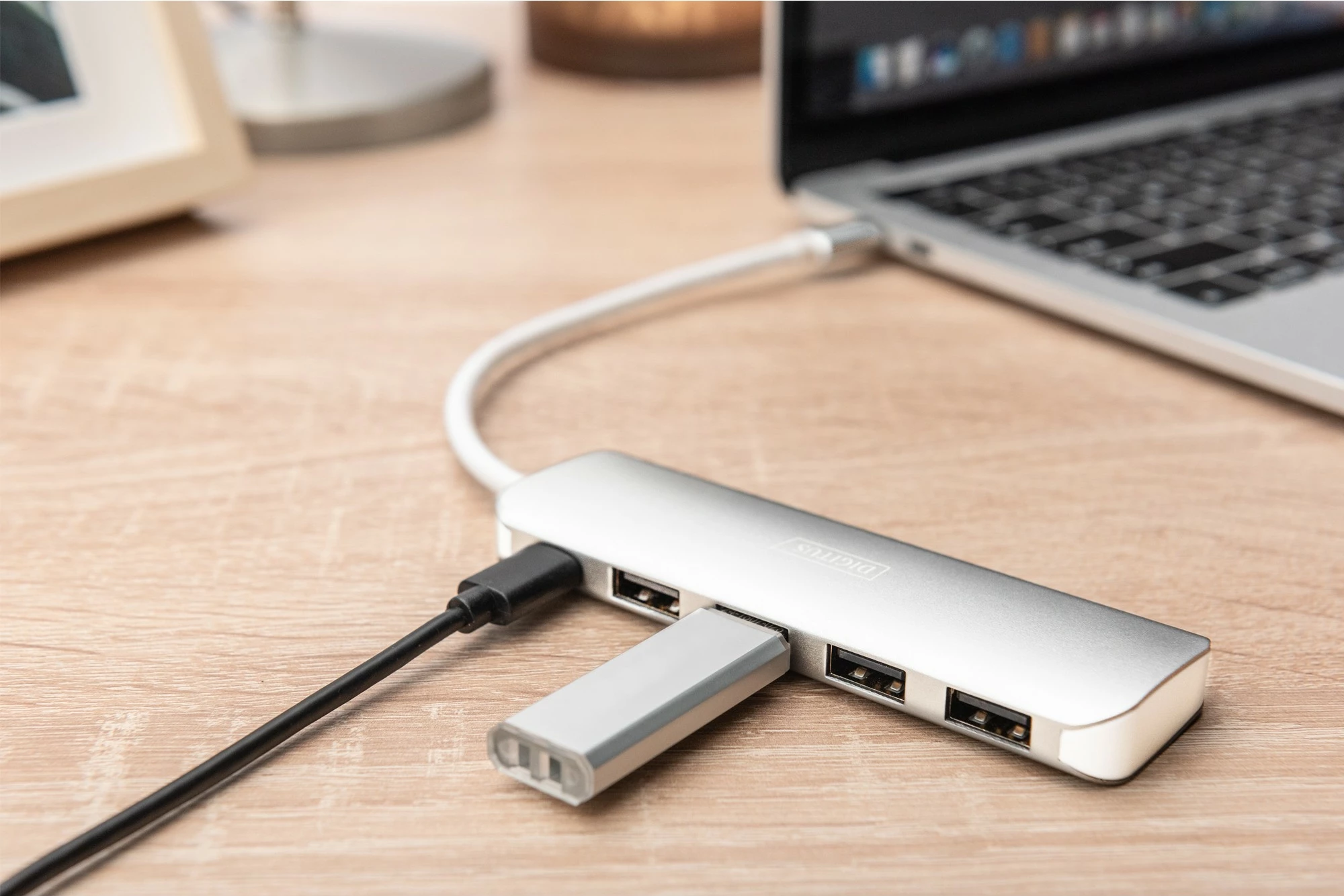 Hub USB Digitus, 4 porta, USB 3.0, PD, Argjendtë