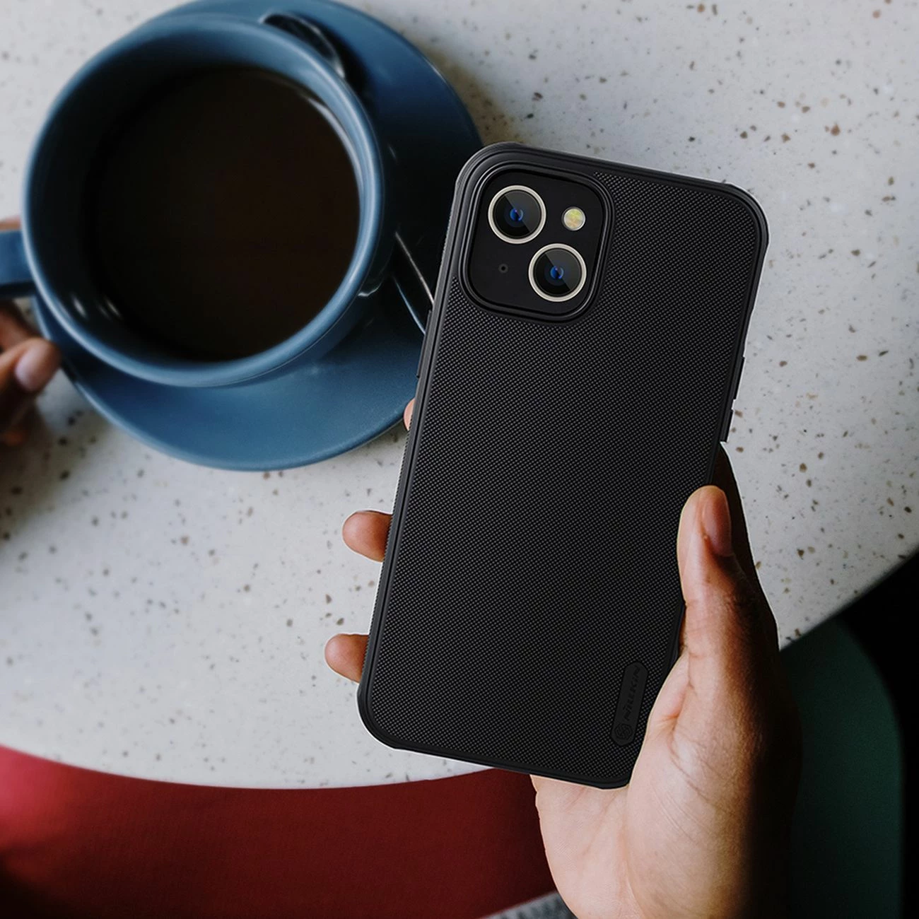 Mbështjellës Nillkin Super Frosted Shield Pro për iPhone 14 Plus, i kuq