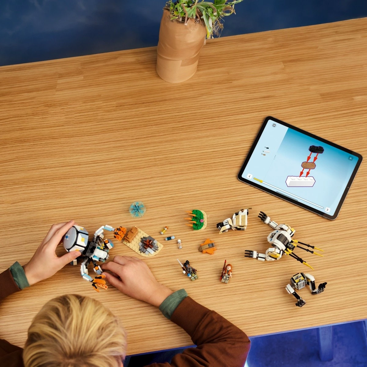 Set LEGO Horizon Adventures 77037, Aloy dhe Varl kundër Crab-Lizard dhe Buzzsaw, 768 pjesë