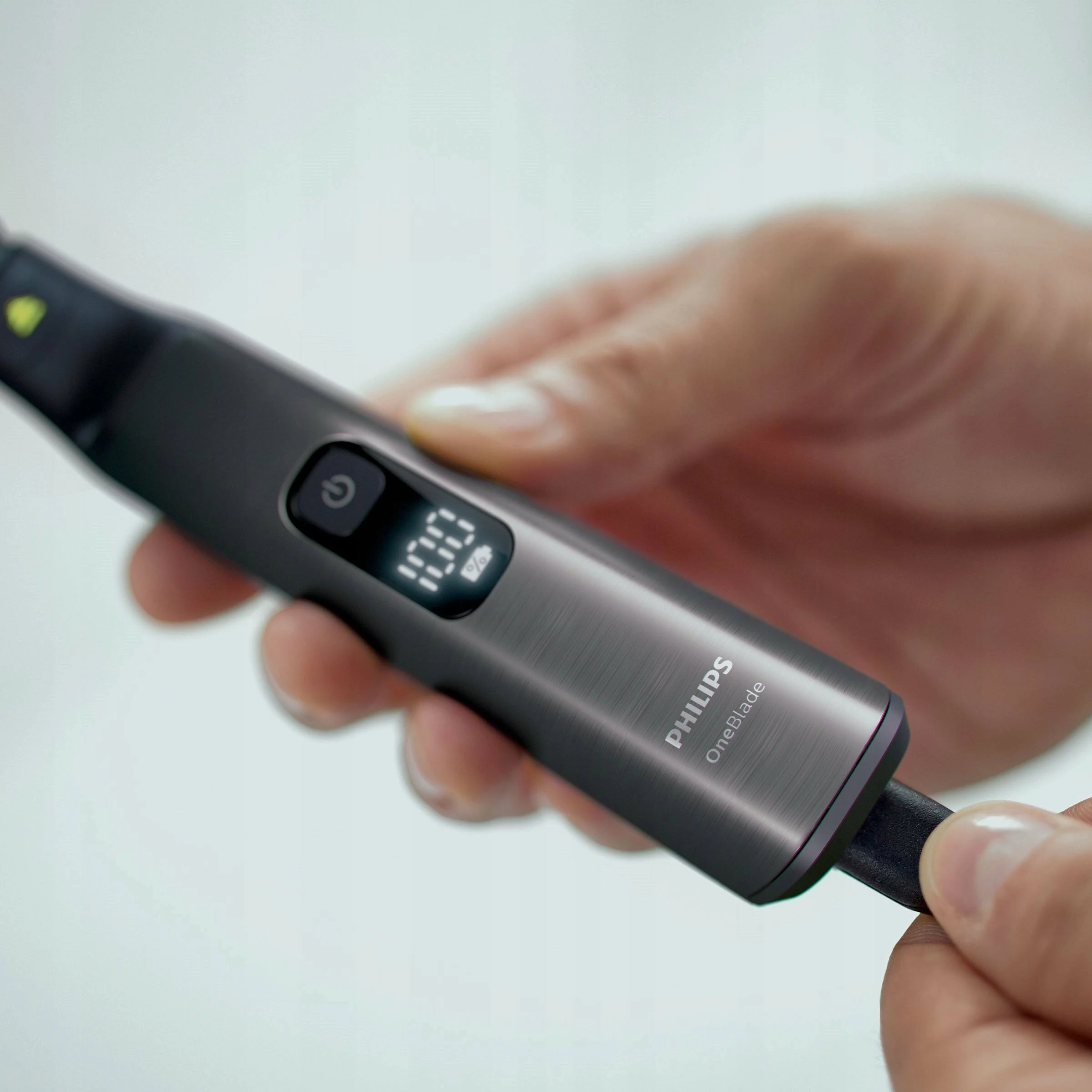 Makinë rroje Philips OneBlade Pro 360 QP6652/61, për fytyrë & trup, 120 min bateri, IPX7, gri, set me krehër preciz 20 gjatësive