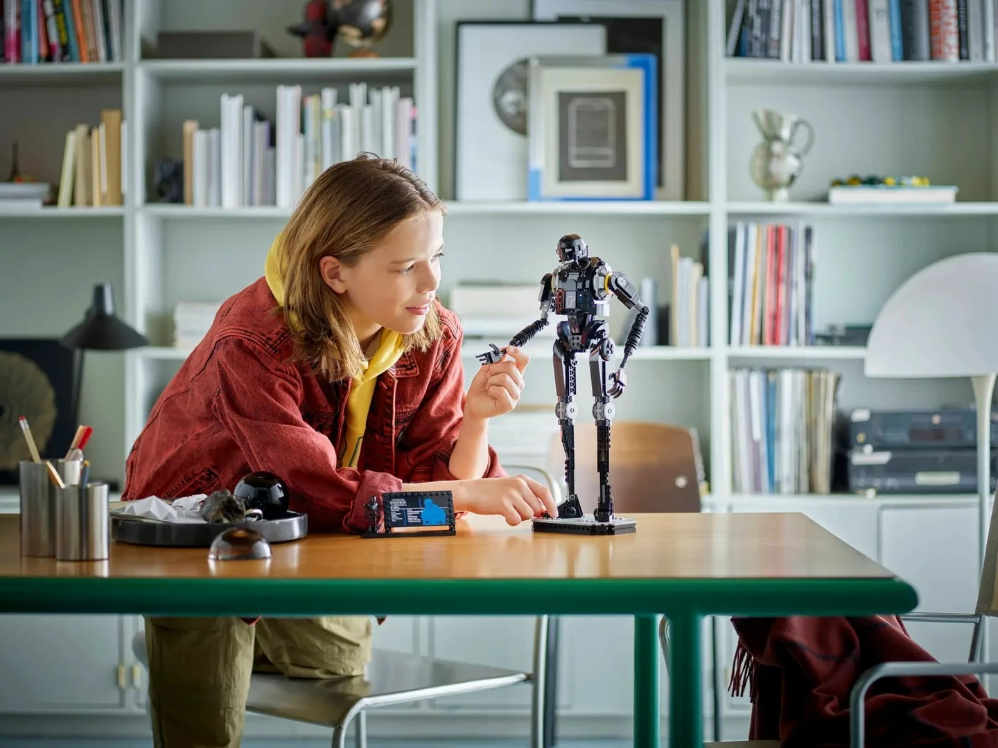 Set LEGO Star Wars K-2SO 75434, 845 pjesë, për moshën 10+, i zi