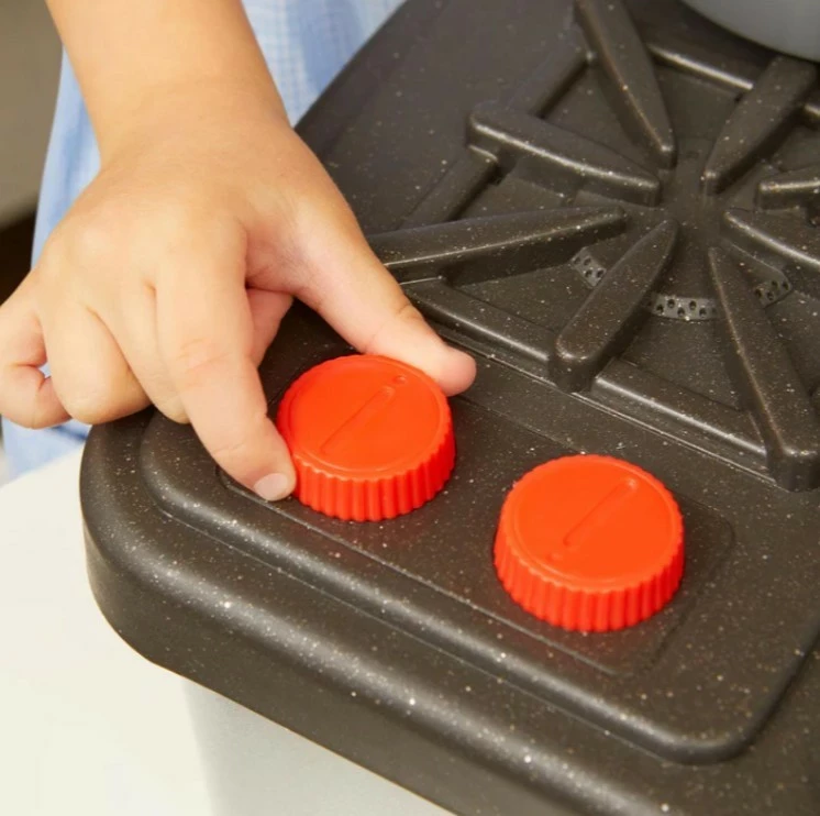 Set lojërash kuzhine lavaman + sobë, Little Tikes, 654497-EUC, me pompë uji dhe tinguj, 13 aksesorë, zi/gri