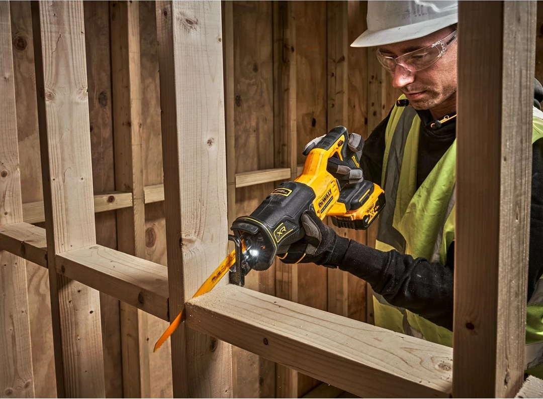 Sharrë reciproke DeWalt DCS382N-XJ, 2.3 kg, e verdhë/zezë