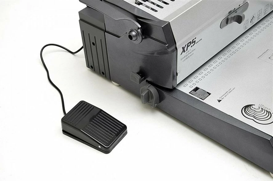 Makinë lidhëse elektrike dokumentesh Argo XP5 Electric (401142), A4, comb (plastikë) dhe spirale tel, deri 450 fletë, argjendtë